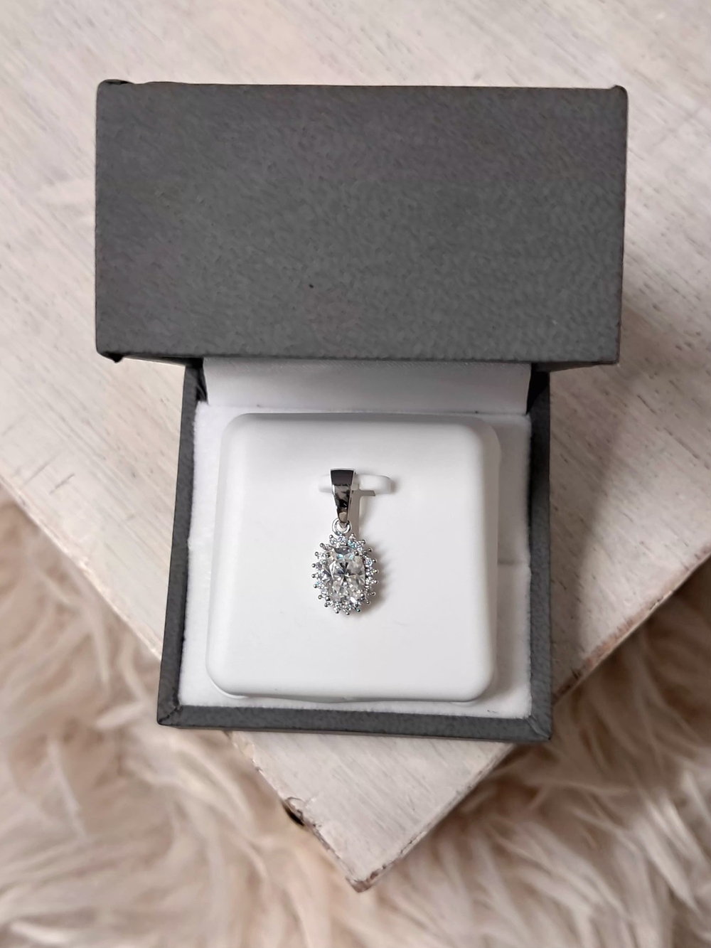 925 Sterling Silver And 1.50 Carat Moissanite Oval-Cut I99y2i999ojhk Pendant NWT